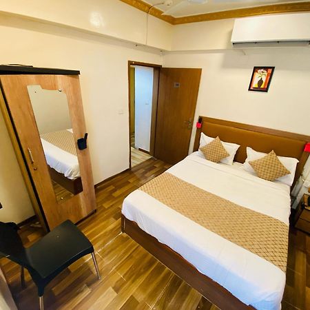 Hotel Abc Satellite Prahlad Nagar Ahmedabad Esterno foto