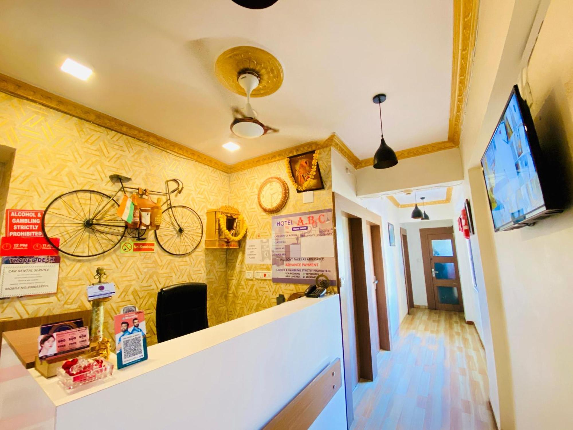Hotel Abc Satellite Prahlad Nagar Ahmedabad Esterno foto