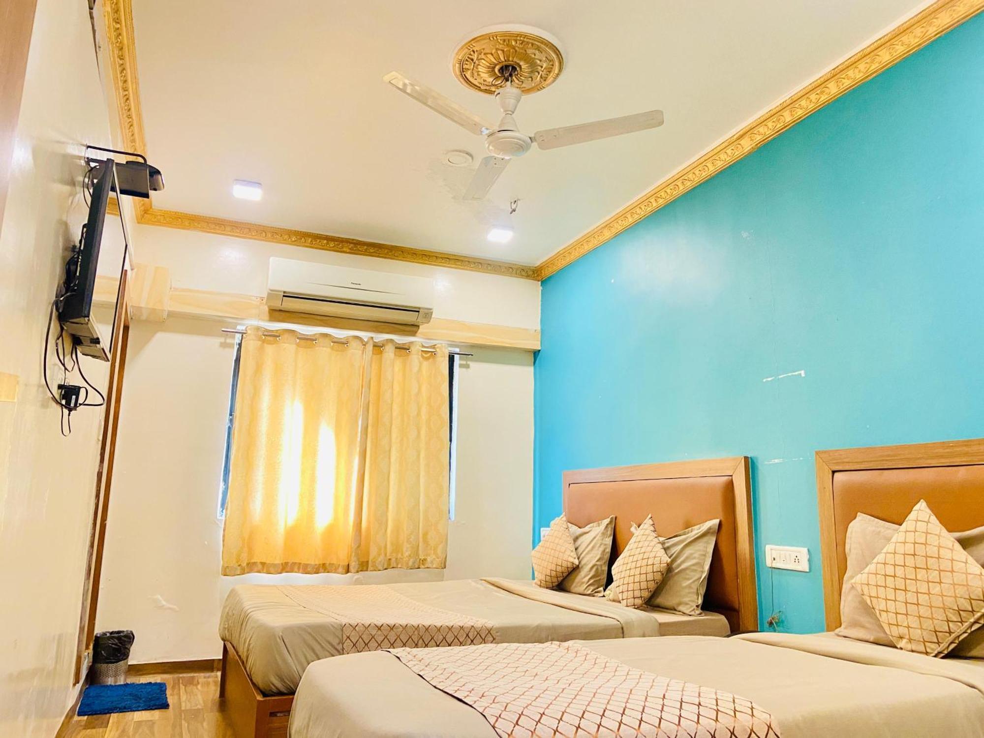 Hotel Abc Satellite Prahlad Nagar Ahmedabad Esterno foto