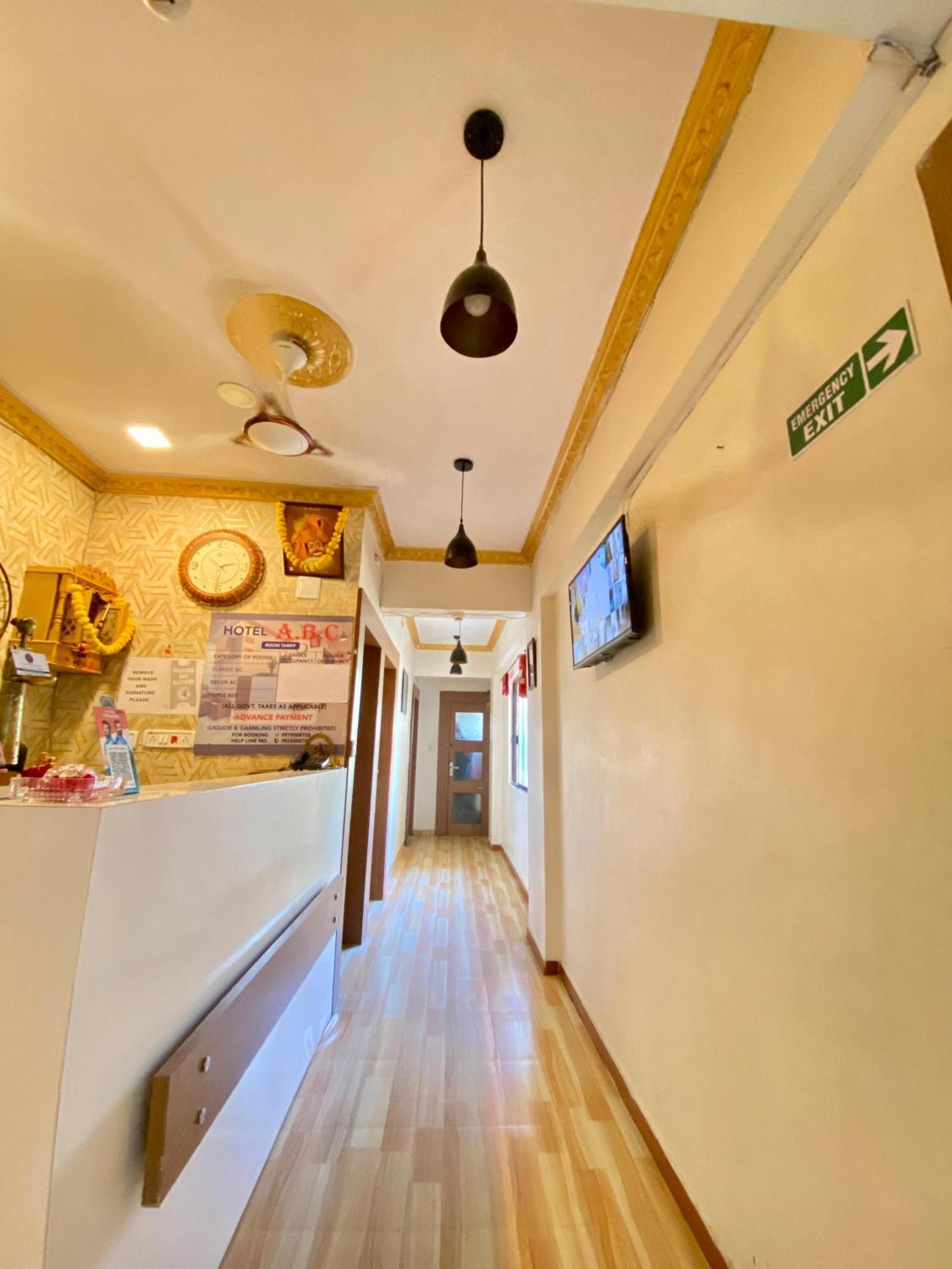 Hotel Abc Satellite Prahlad Nagar Ahmedabad Esterno foto