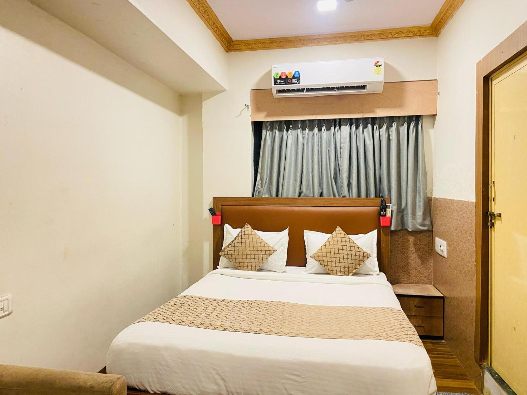 Hotel Abc Satellite Prahlad Nagar Ahmedabad Esterno foto
